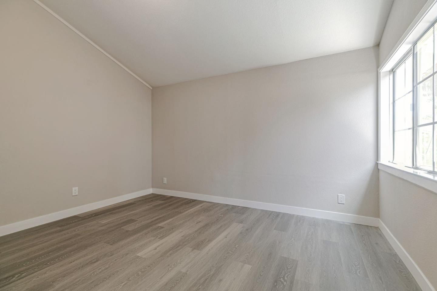 Detail Gallery Image 26 of 47 For 1252 Simonson Court, San Jose,  CA 95121 - 5 Beds | 2 Baths