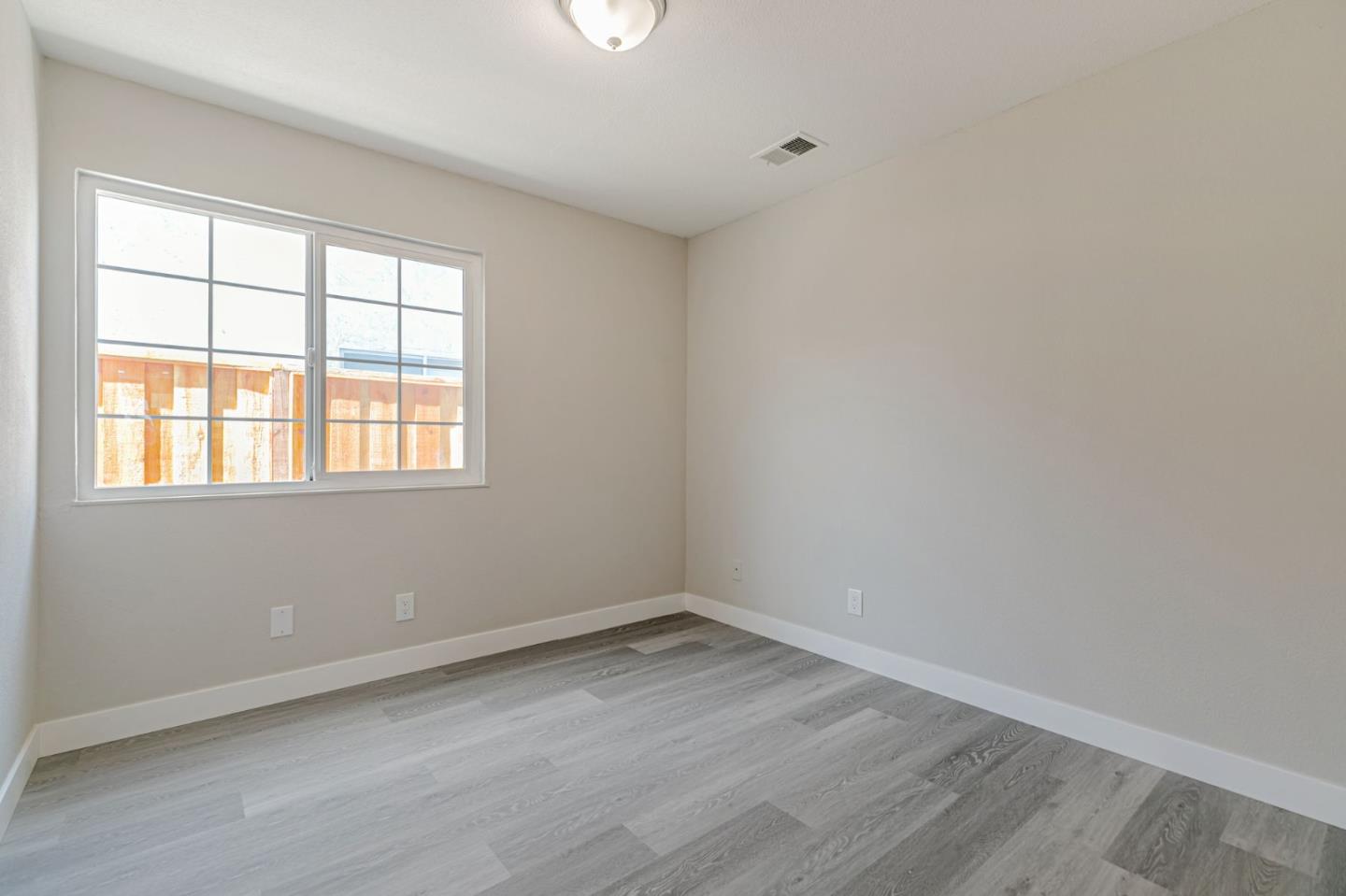 Detail Gallery Image 27 of 47 For 1252 Simonson Court, San Jose,  CA 95121 - 5 Beds | 2 Baths