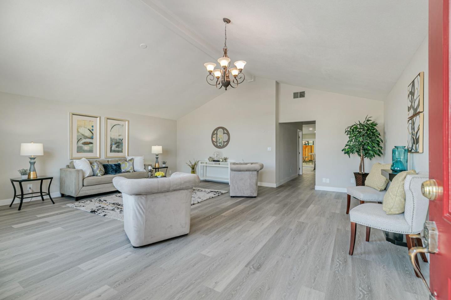 Detail Gallery Image 3 of 47 For 1252 Simonson Court, San Jose,  CA 95121 - 5 Beds | 2 Baths