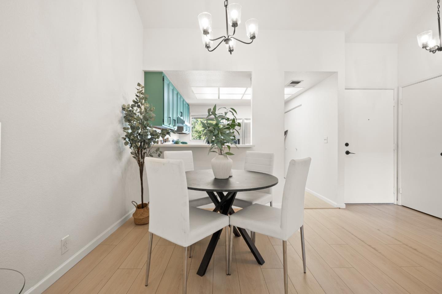 Detail Gallery Image 8 of 19 For 1050 Summermist Ct, San Jose,  CA 95122 - 1 Beds | 1 Baths