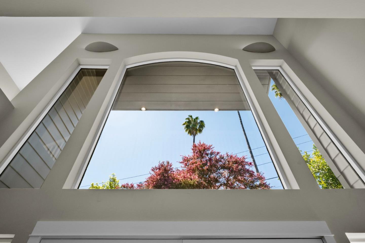 Detail Gallery Image 10 of 111 For 3554 Oak Knoll Dr, Redwood City,  CA 94062 - 3 Beds | 2/1 Baths