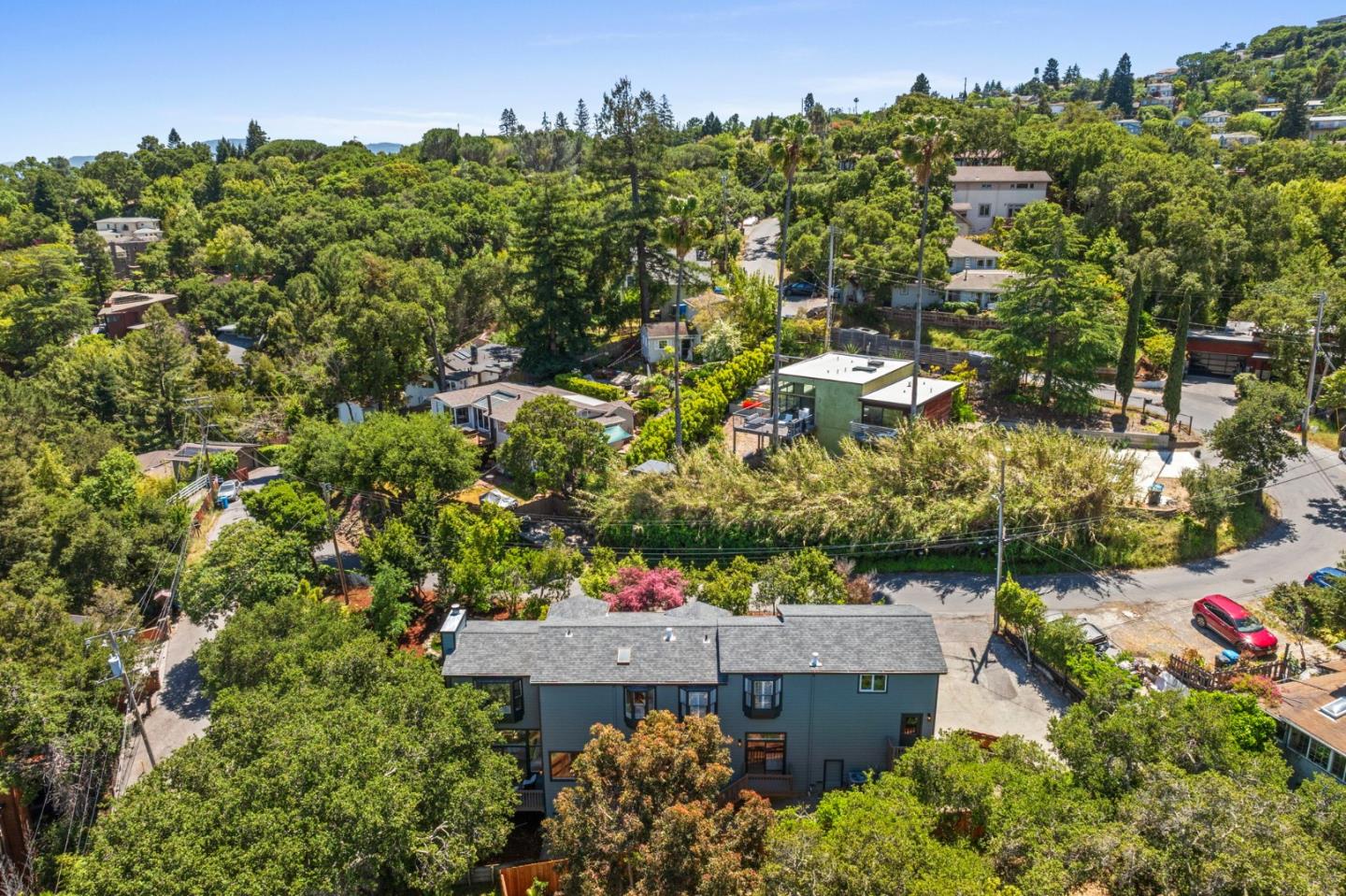 Detail Gallery Image 103 of 111 For 3554 Oak Knoll Dr, Redwood City,  CA 94062 - 3 Beds | 2/1 Baths