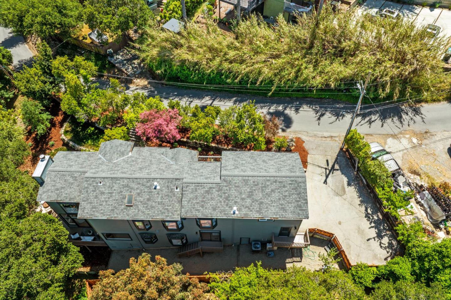 Detail Gallery Image 105 of 111 For 3554 Oak Knoll Dr, Redwood City,  CA 94062 - 3 Beds | 2/1 Baths
