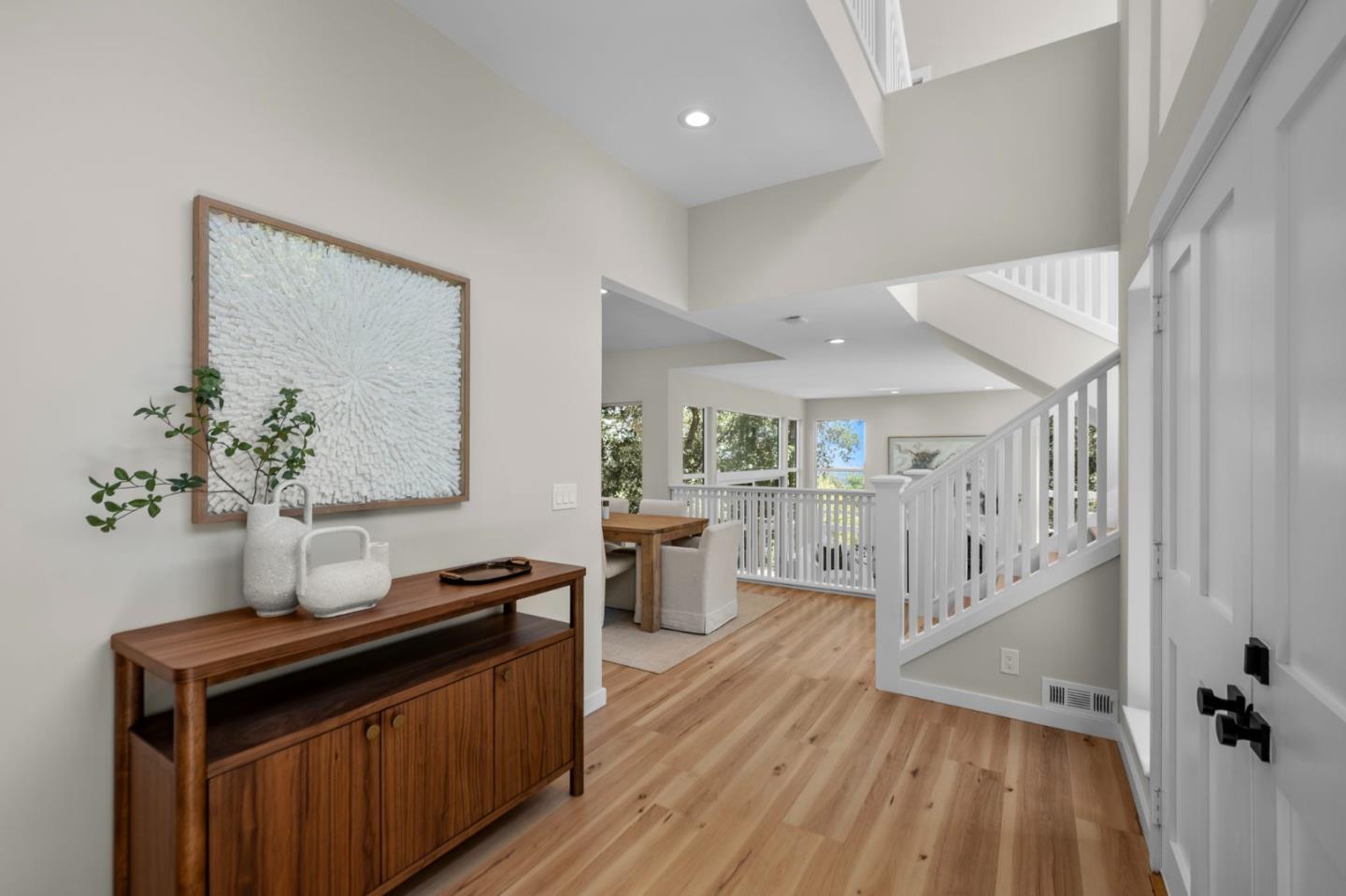 Detail Gallery Image 11 of 111 For 3554 Oak Knoll Dr, Redwood City,  CA 94062 - 3 Beds | 2/1 Baths