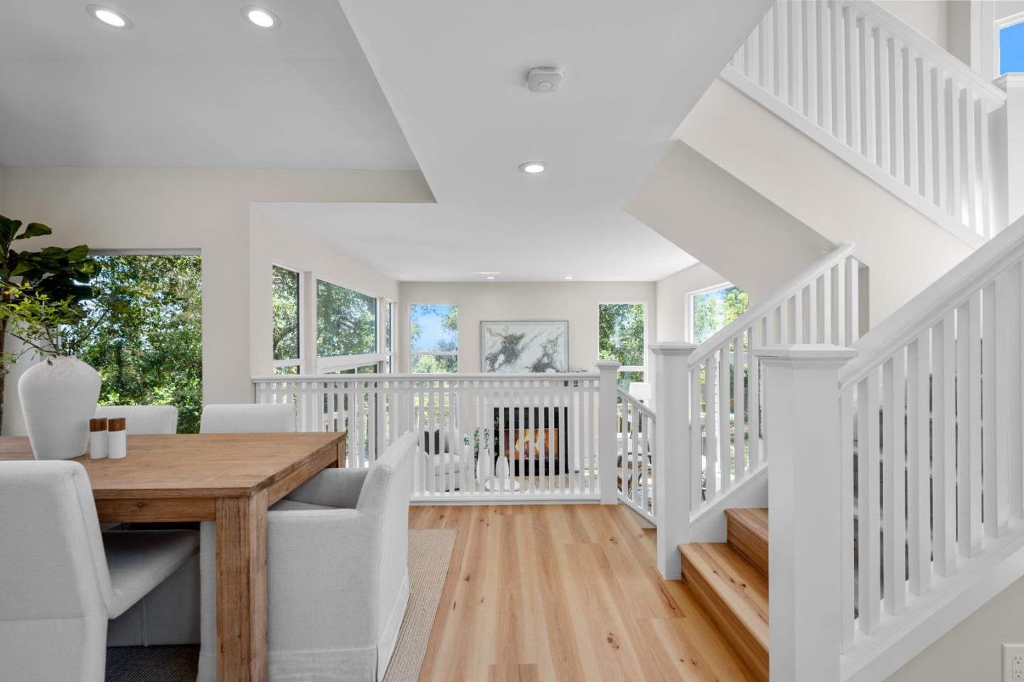 Detail Gallery Image 12 of 111 For 3554 Oak Knoll Dr, Redwood City,  CA 94062 - 3 Beds | 2/1 Baths