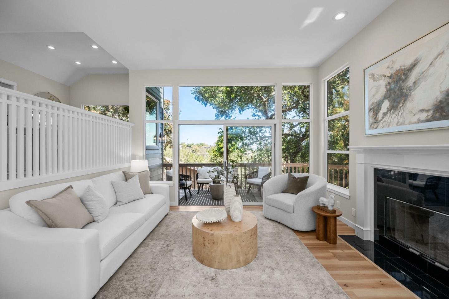Detail Gallery Image 17 of 111 For 3554 Oak Knoll Dr, Redwood City,  CA 94062 - 3 Beds | 2/1 Baths