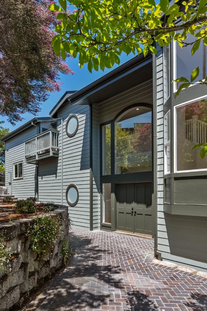 Detail Gallery Image 2 of 111 For 3554 Oak Knoll Dr, Redwood City,  CA 94062 - 3 Beds | 2/1 Baths