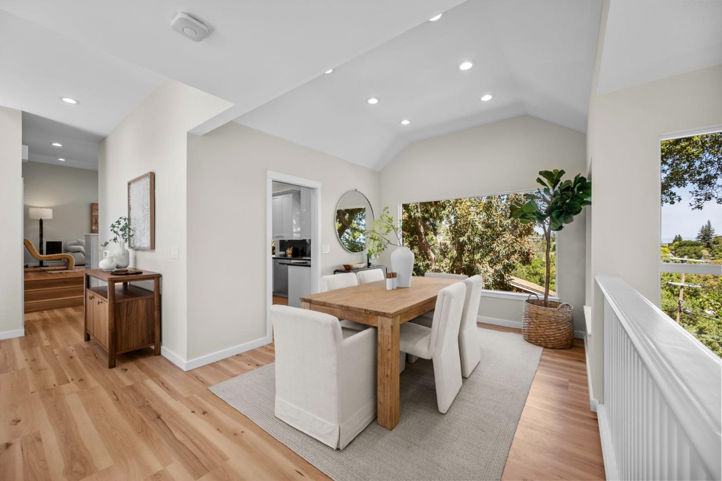 Detail Gallery Image 29 of 111 For 3554 Oak Knoll Dr, Redwood City,  CA 94062 - 3 Beds | 2/1 Baths