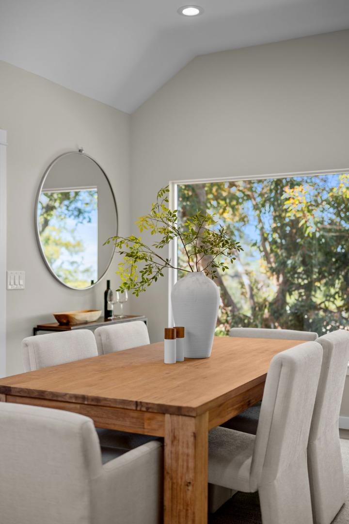 Detail Gallery Image 30 of 111 For 3554 Oak Knoll Dr, Redwood City,  CA 94062 - 3 Beds | 2/1 Baths