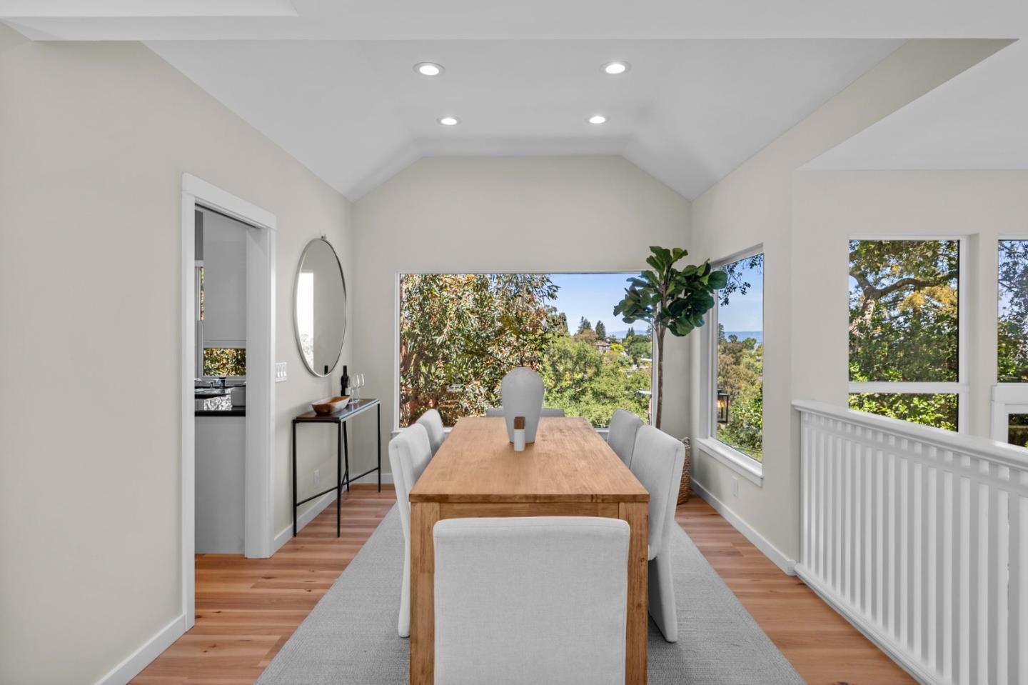 Detail Gallery Image 31 of 111 For 3554 Oak Knoll Dr, Redwood City,  CA 94062 - 3 Beds | 2/1 Baths