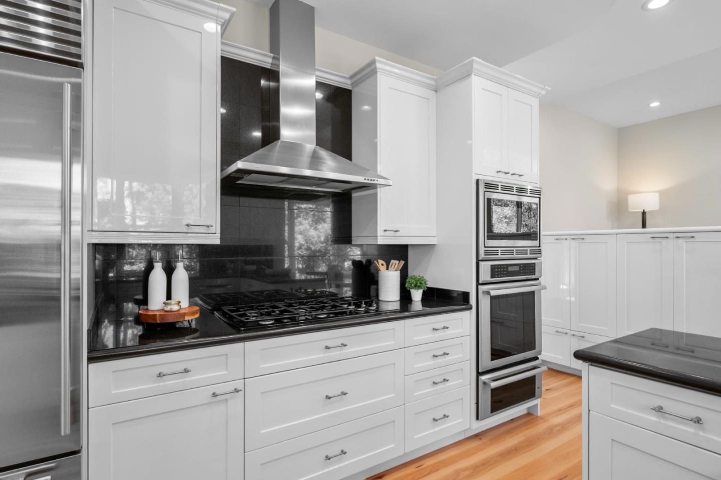 Detail Gallery Image 39 of 111 For 3554 Oak Knoll Dr, Redwood City,  CA 94062 - 3 Beds | 2/1 Baths