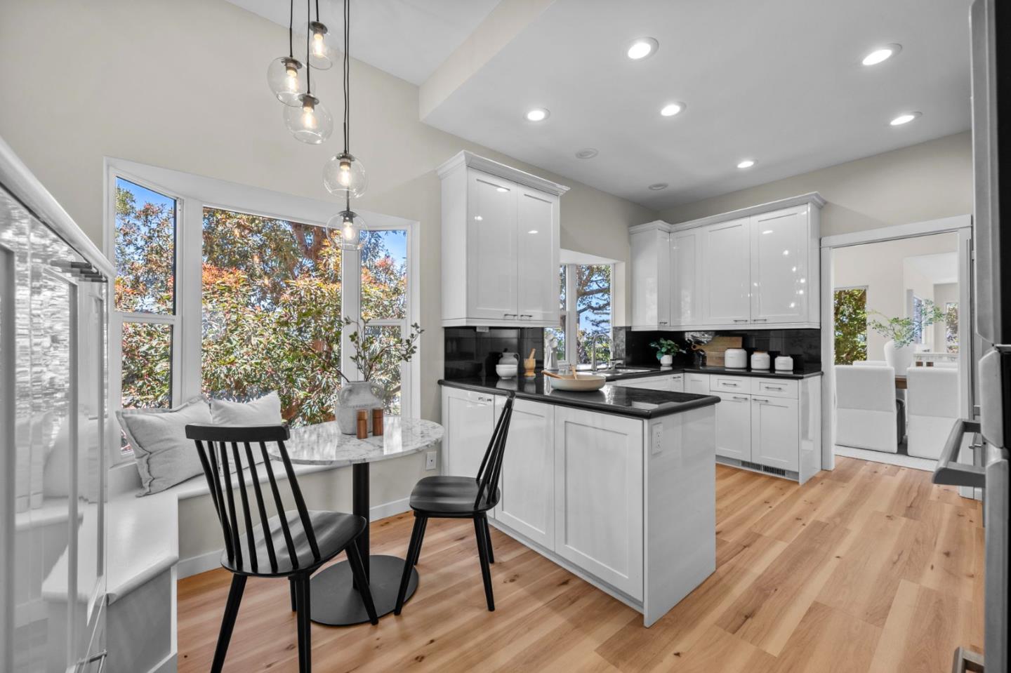Detail Gallery Image 42 of 111 For 3554 Oak Knoll Dr, Redwood City,  CA 94062 - 3 Beds | 2/1 Baths
