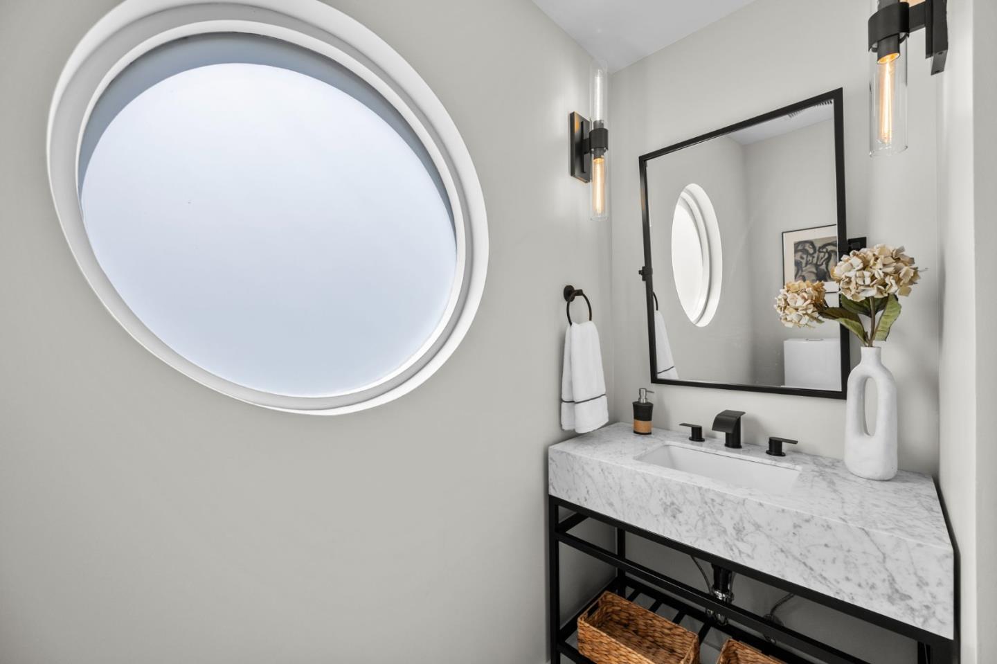 Detail Gallery Image 51 of 111 For 3554 Oak Knoll Dr, Redwood City,  CA 94062 - 3 Beds | 2/1 Baths