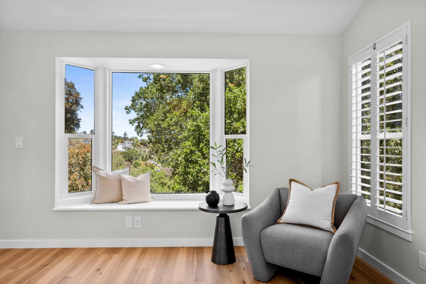 Detail Gallery Image 59 of 111 For 3554 Oak Knoll Dr, Redwood City,  CA 94062 - 3 Beds | 2/1 Baths