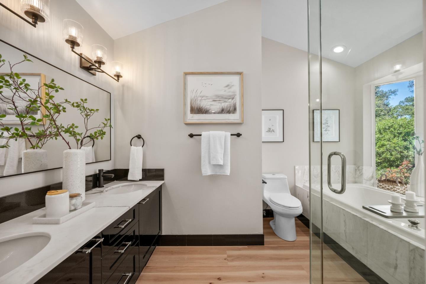 Detail Gallery Image 61 of 111 For 3554 Oak Knoll Dr, Redwood City,  CA 94062 - 3 Beds | 2/1 Baths