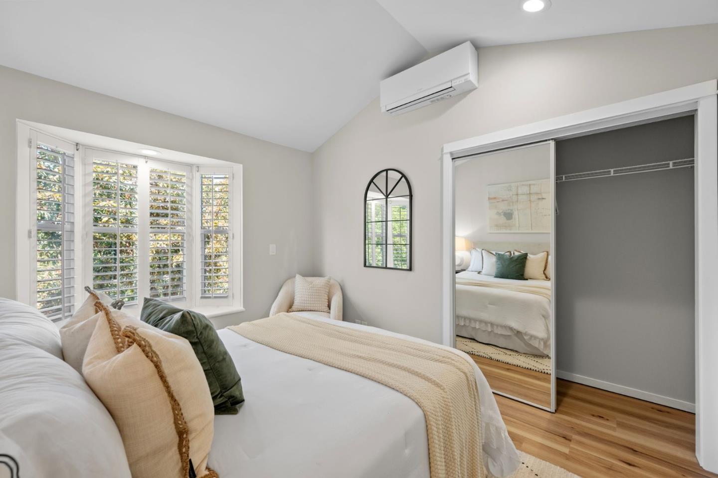 Detail Gallery Image 68 of 111 For 3554 Oak Knoll Dr, Redwood City,  CA 94062 - 3 Beds | 2/1 Baths