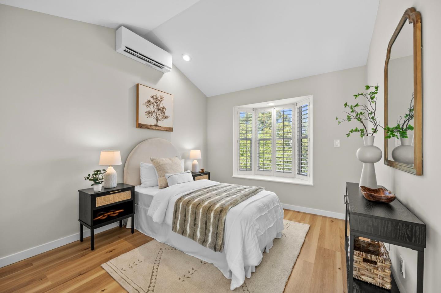 Detail Gallery Image 71 of 111 For 3554 Oak Knoll Dr, Redwood City,  CA 94062 - 3 Beds | 2/1 Baths