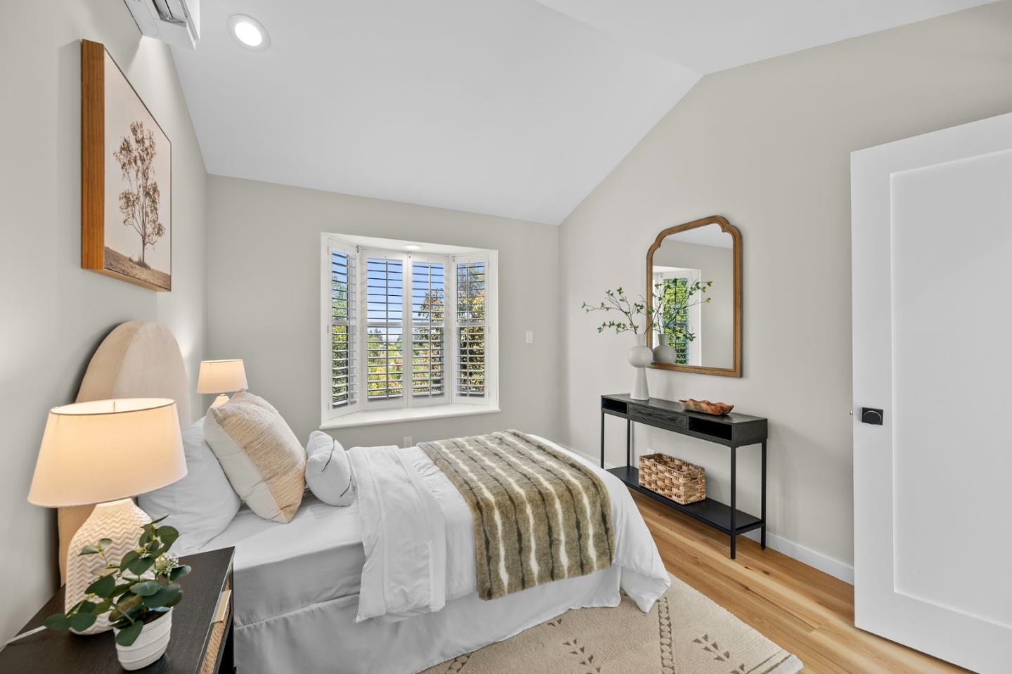 Detail Gallery Image 72 of 111 For 3554 Oak Knoll Dr, Redwood City,  CA 94062 - 3 Beds | 2/1 Baths
