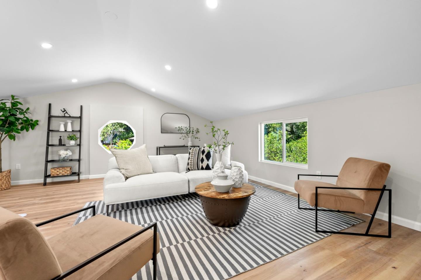 Detail Gallery Image 78 of 111 For 3554 Oak Knoll Dr, Redwood City,  CA 94062 - 3 Beds | 2/1 Baths