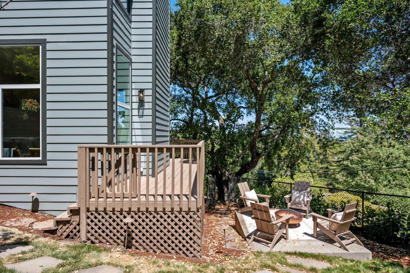 Detail Gallery Image 88 of 111 For 3554 Oak Knoll Dr, Redwood City,  CA 94062 - 3 Beds | 2/1 Baths