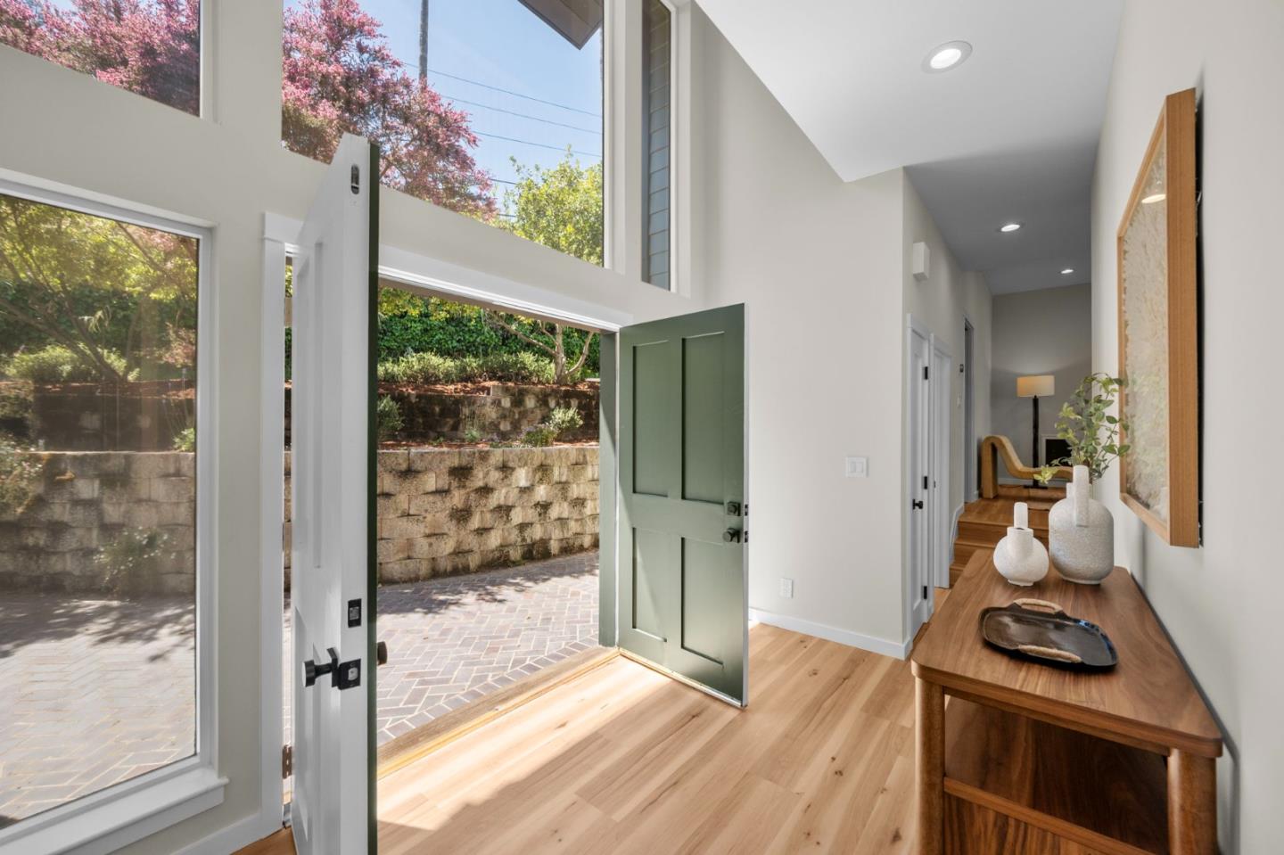 Detail Gallery Image 9 of 111 For 3554 Oak Knoll Dr, Redwood City,  CA 94062 - 3 Beds | 2/1 Baths