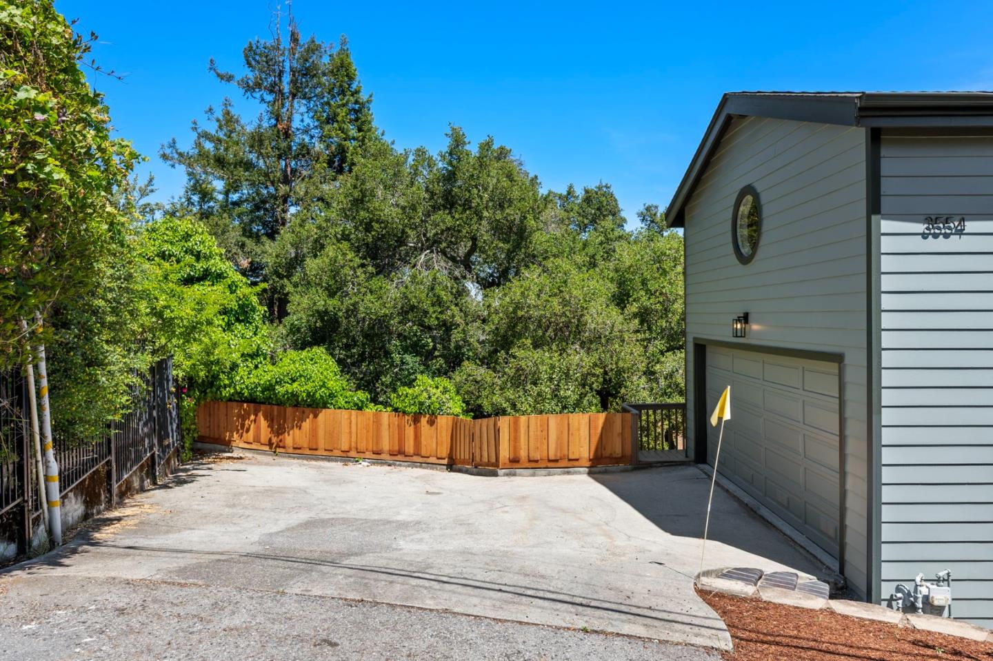 Detail Gallery Image 91 of 111 For 3554 Oak Knoll Dr, Redwood City,  CA 94062 - 3 Beds | 2/1 Baths