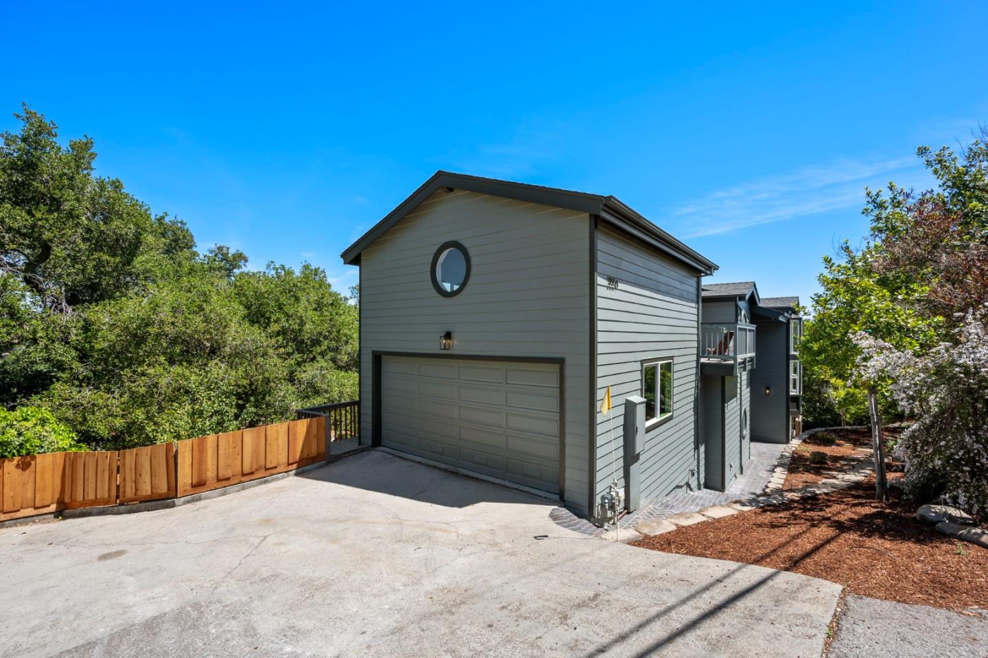 Detail Gallery Image 92 of 111 For 3554 Oak Knoll Dr, Redwood City,  CA 94062 - 3 Beds | 2/1 Baths