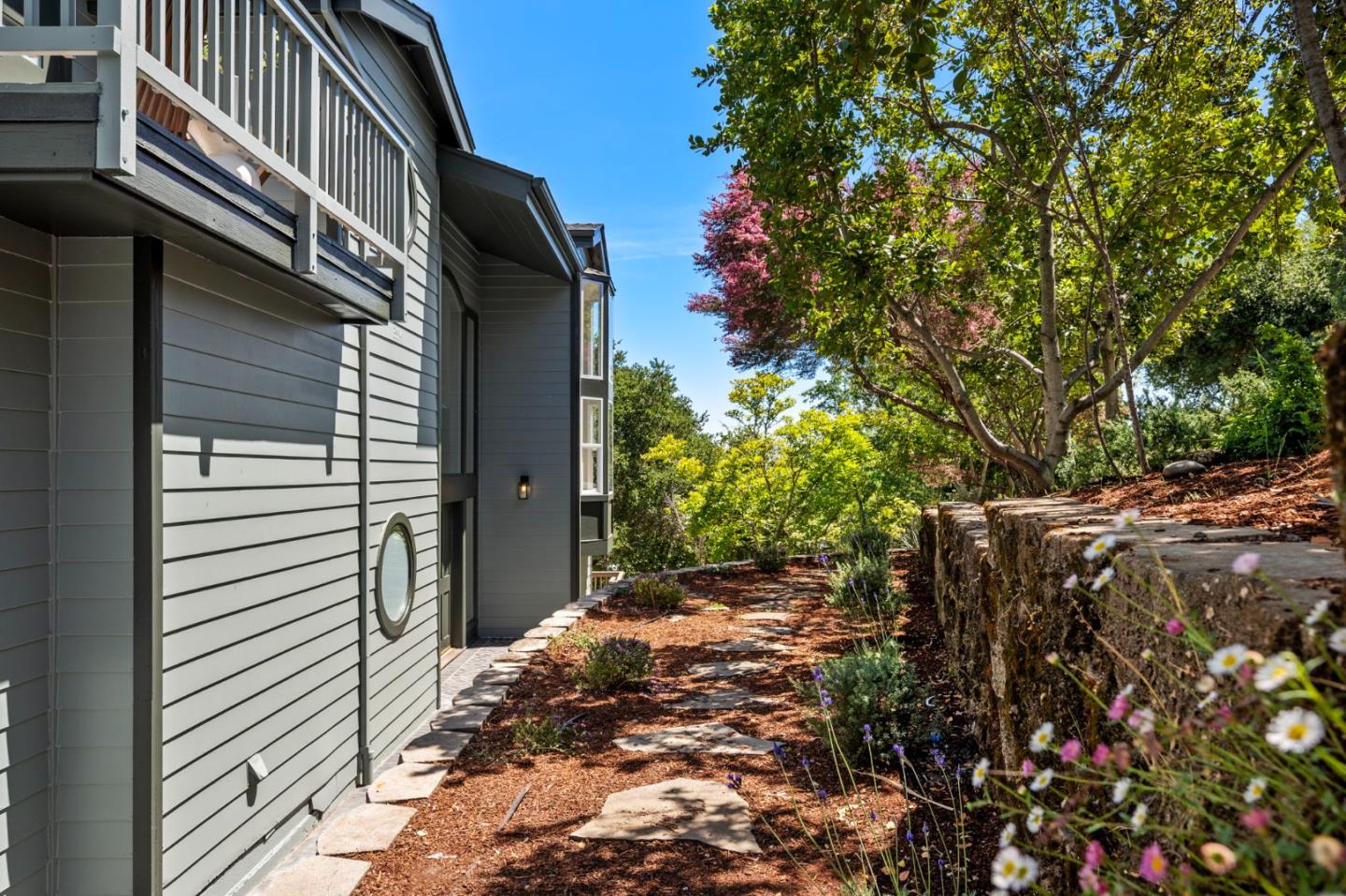 Detail Gallery Image 93 of 111 For 3554 Oak Knoll Dr, Redwood City,  CA 94062 - 3 Beds | 2/1 Baths