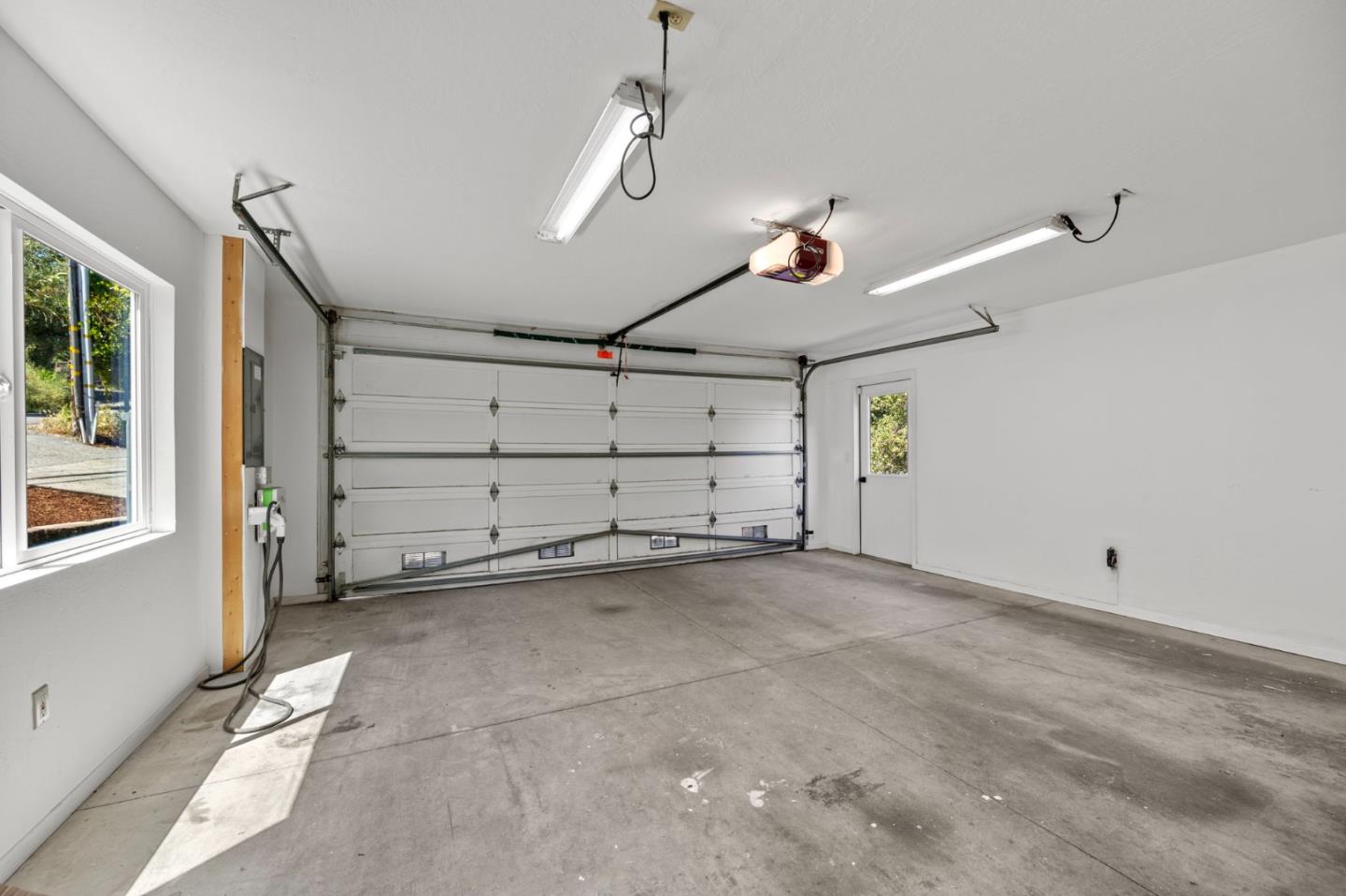 Detail Gallery Image 95 of 111 For 3554 Oak Knoll Dr, Redwood City,  CA 94062 - 3 Beds | 2/1 Baths