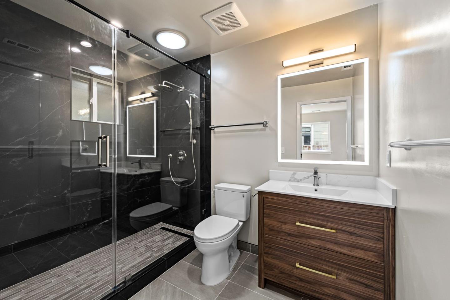 Detail Gallery Image 12 of 43 For 526 Redwood Ave, San Bruno,  CA 94066 - 3 Beds | 2 Baths