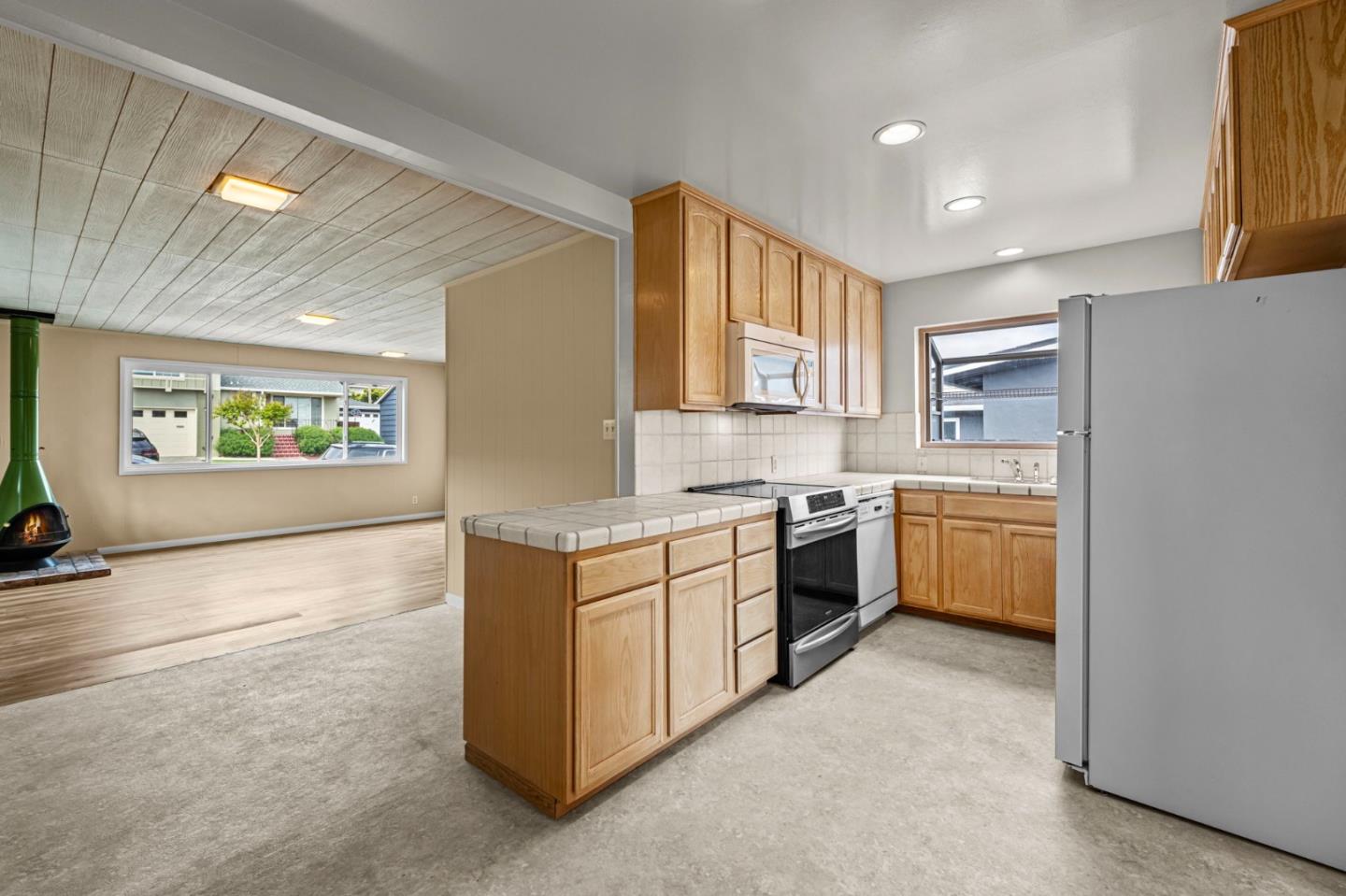 Detail Gallery Image 9 of 43 For 526 Redwood Ave, San Bruno,  CA 94066 - 3 Beds | 2 Baths