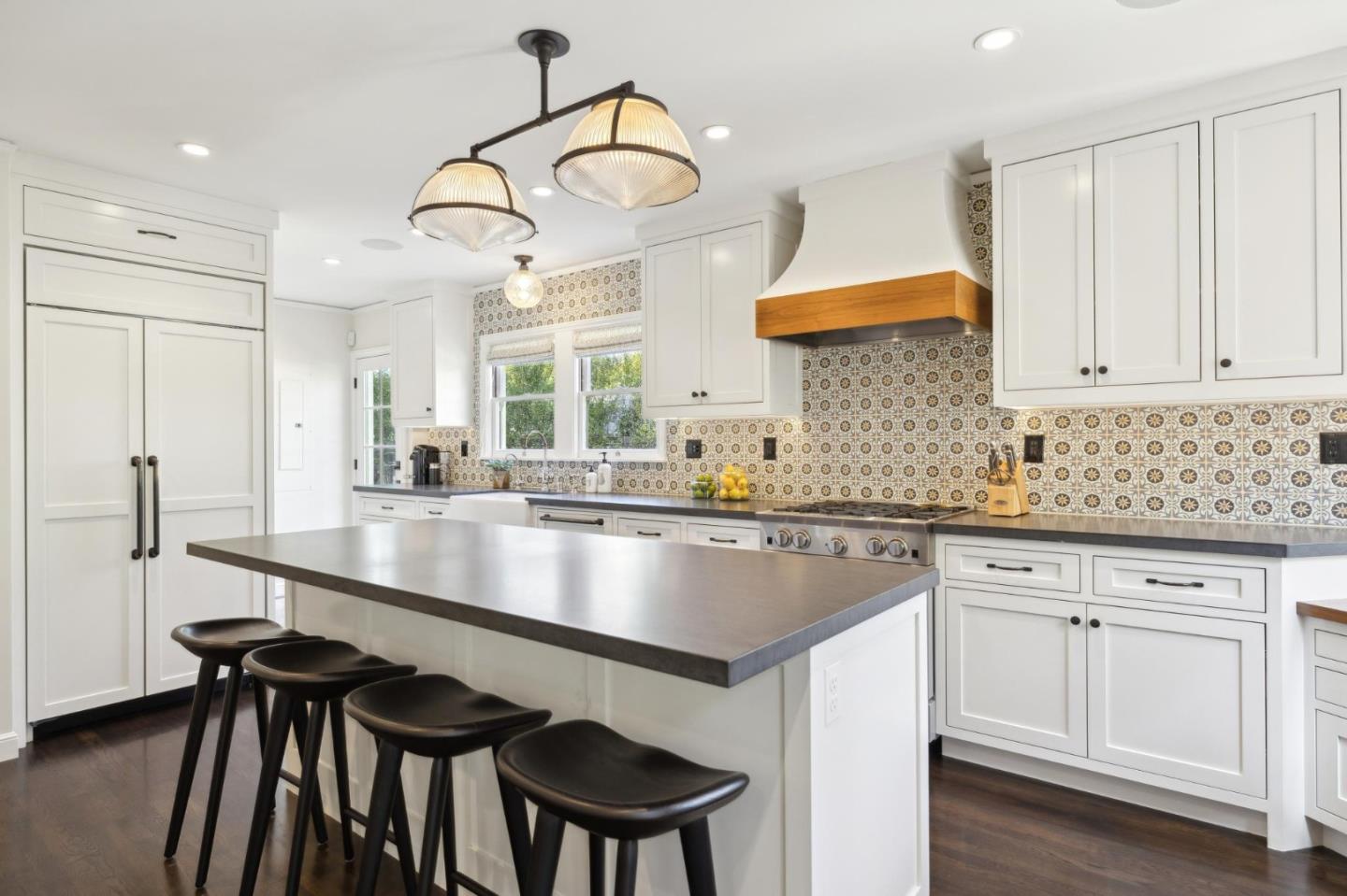 Detail Gallery Image 13 of 48 For 957 University Dr, Menlo Park,  CA 94025 - 4 Beds | 3 Baths