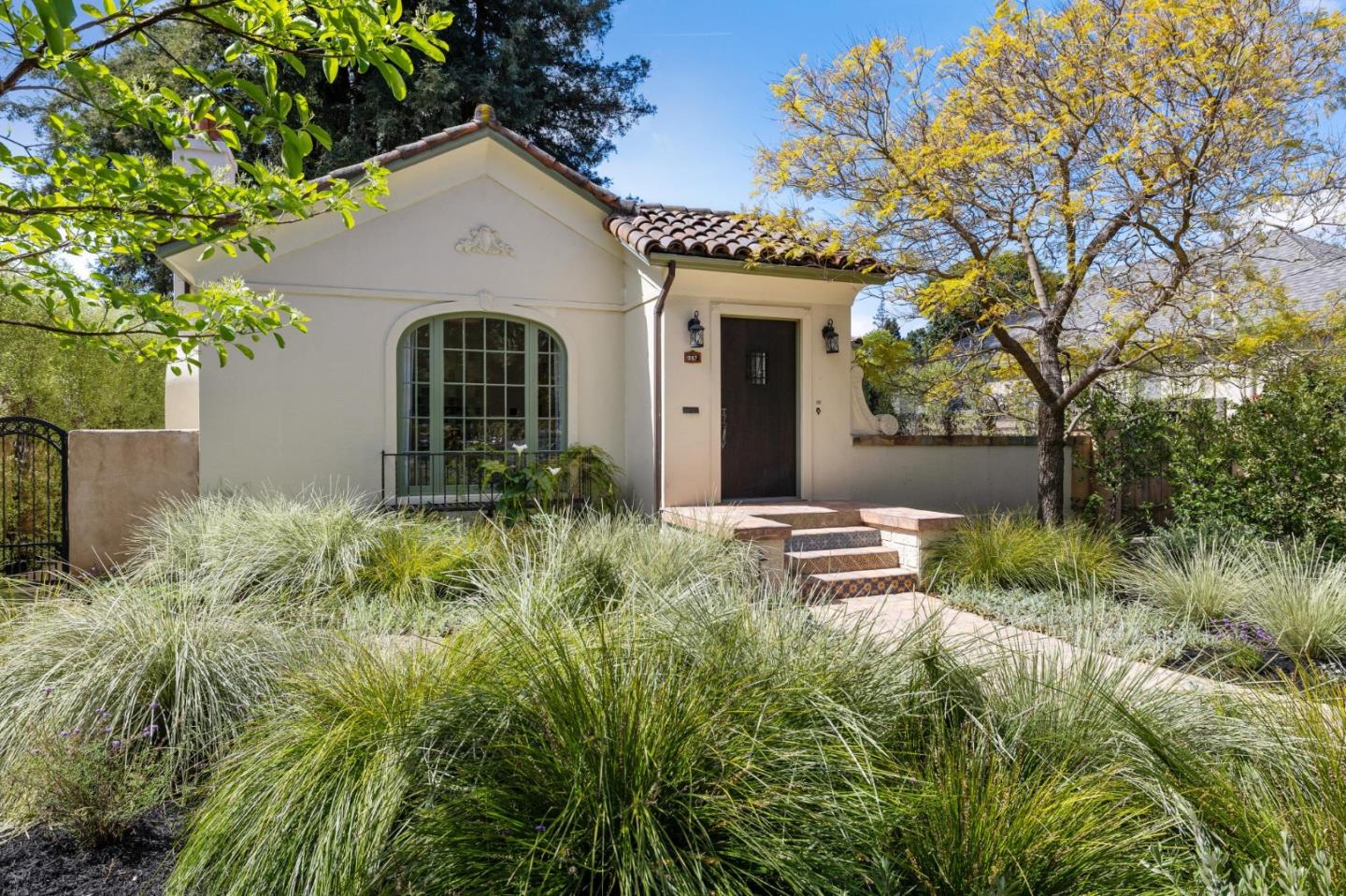 Detail Gallery Image 3 of 48 For 957 University Dr, Menlo Park,  CA 94025 - 4 Beds | 3 Baths