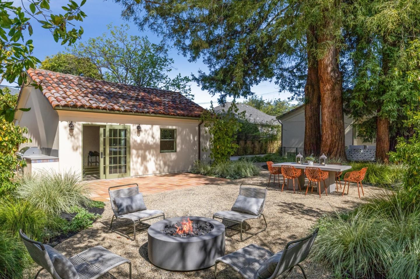 Detail Gallery Image 43 of 48 For 957 University Dr, Menlo Park,  CA 94025 - 4 Beds | 3 Baths
