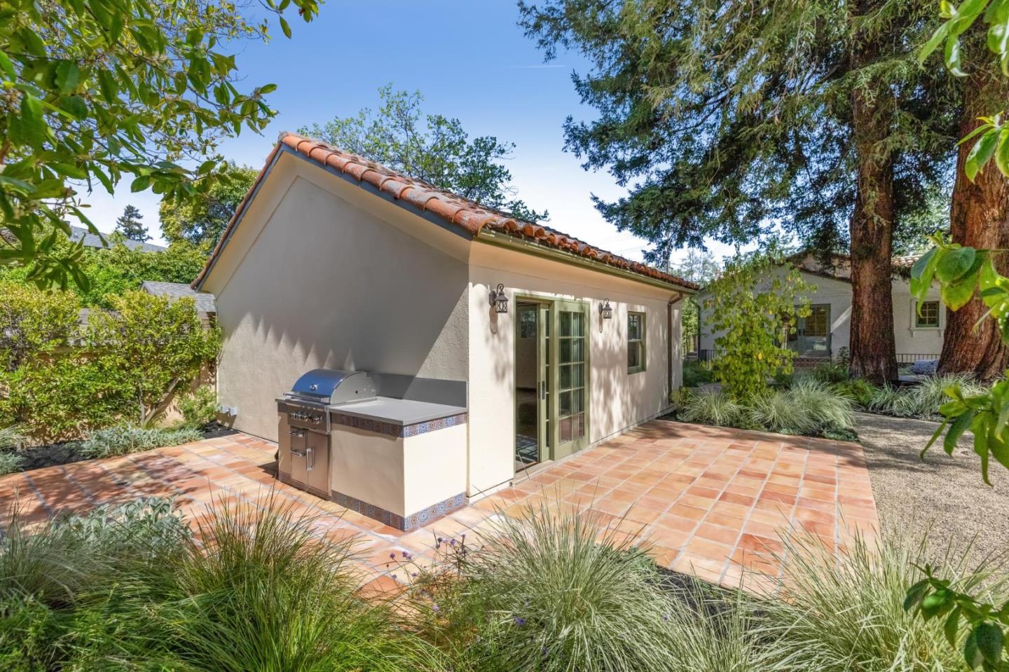 Detail Gallery Image 44 of 48 For 957 University Dr, Menlo Park,  CA 94025 - 4 Beds | 3 Baths