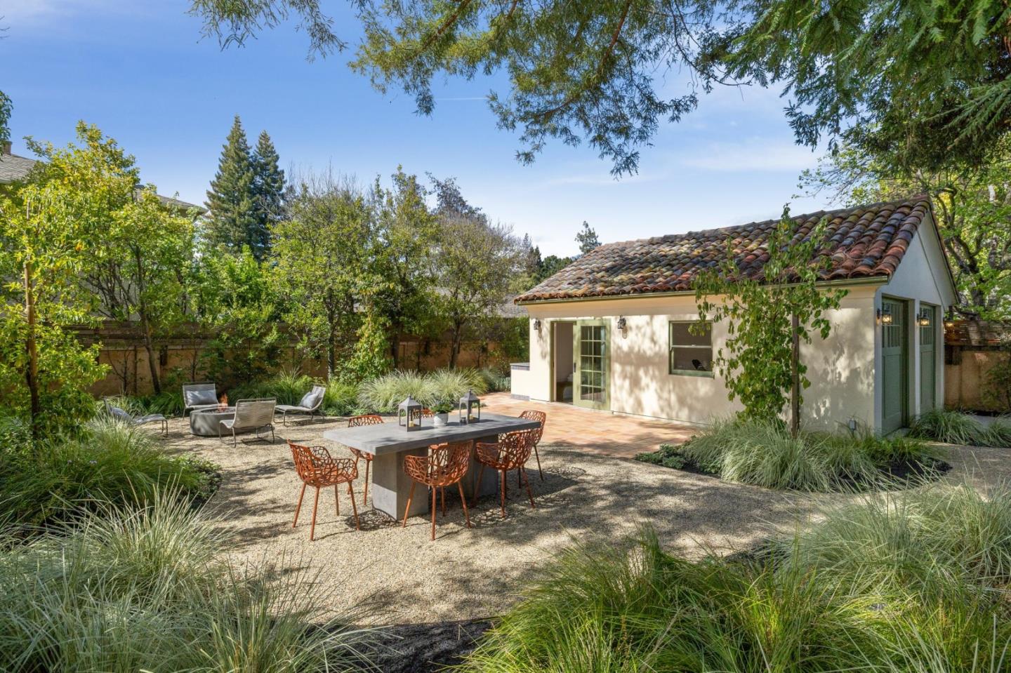 Detail Gallery Image 45 of 48 For 957 University Dr, Menlo Park,  CA 94025 - 4 Beds | 3 Baths