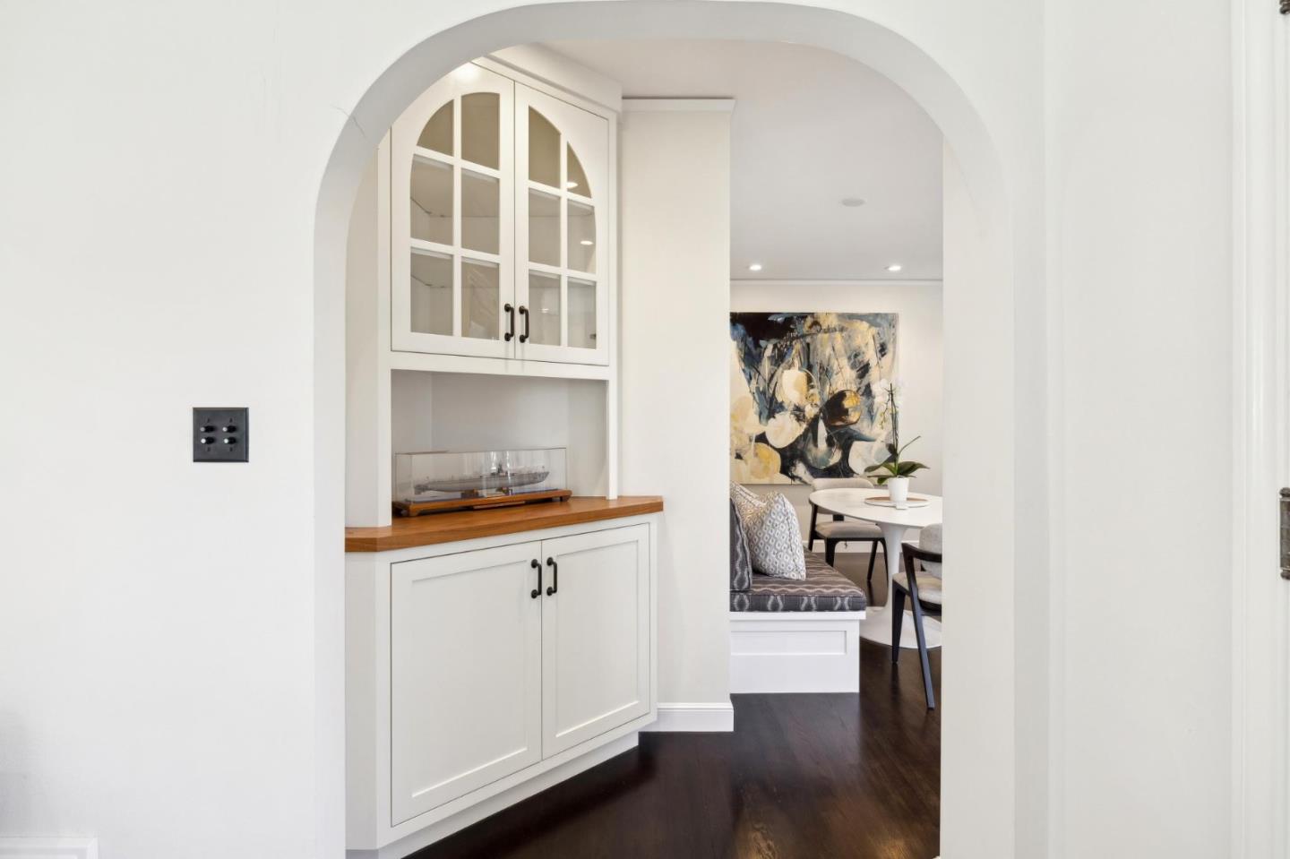 Detail Gallery Image 9 of 48 For 957 University Dr, Menlo Park,  CA 94025 - 4 Beds | 3 Baths