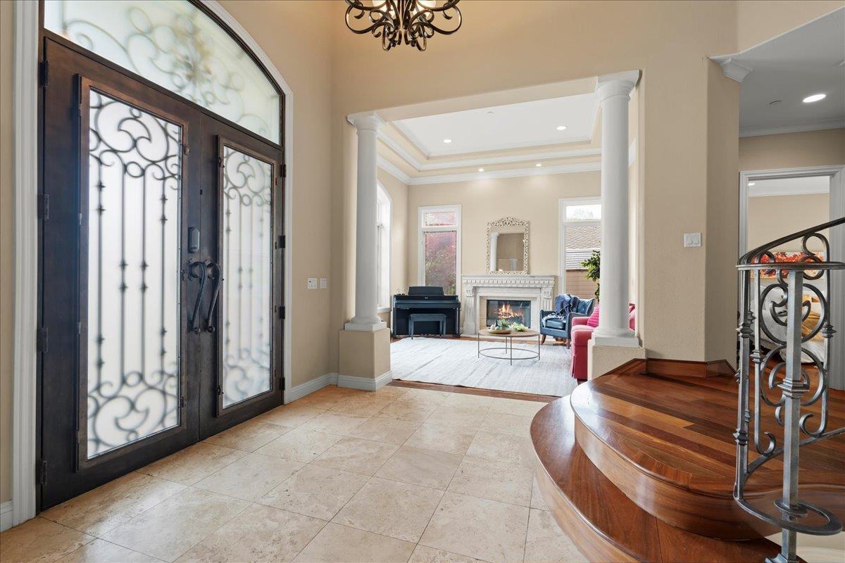 Detail Gallery Image 10 of 60 For 1271 Bellair Way, Menlo Park,  CA 94025 - 5 Beds | 4/1 Baths