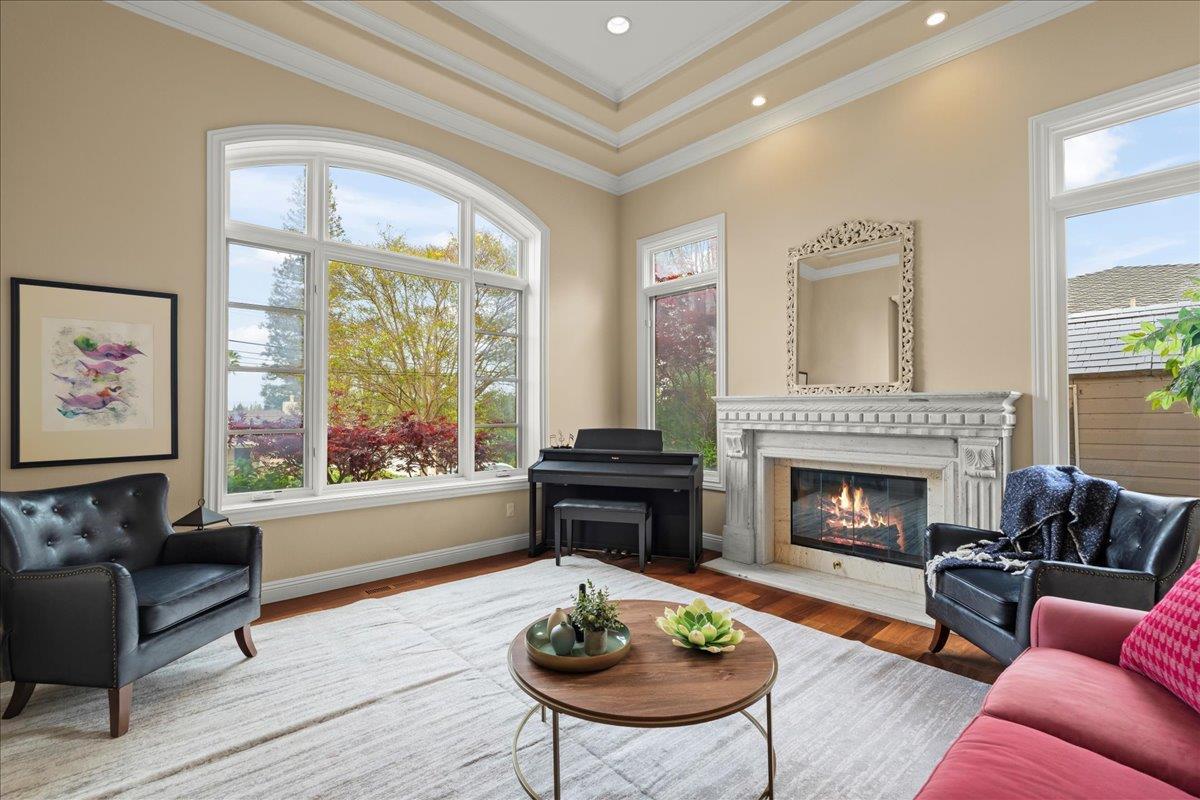 Detail Gallery Image 11 of 60 For 1271 Bellair Way, Menlo Park,  CA 94025 - 5 Beds | 4/1 Baths