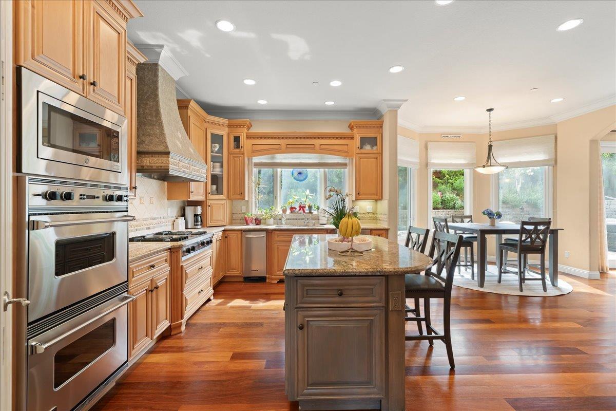 Detail Gallery Image 16 of 60 For 1271 Bellair Way, Menlo Park,  CA 94025 - 5 Beds | 4/1 Baths