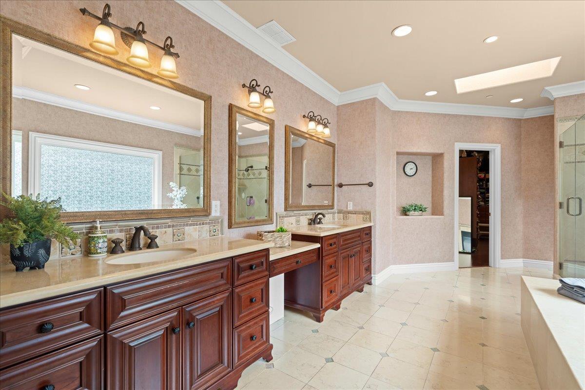 Detail Gallery Image 27 of 60 For 1271 Bellair Way, Menlo Park,  CA 94025 - 5 Beds | 4/1 Baths