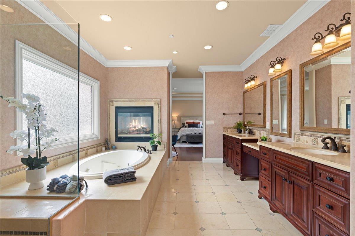 Detail Gallery Image 29 of 60 For 1271 Bellair Way, Menlo Park,  CA 94025 - 5 Beds | 4/1 Baths