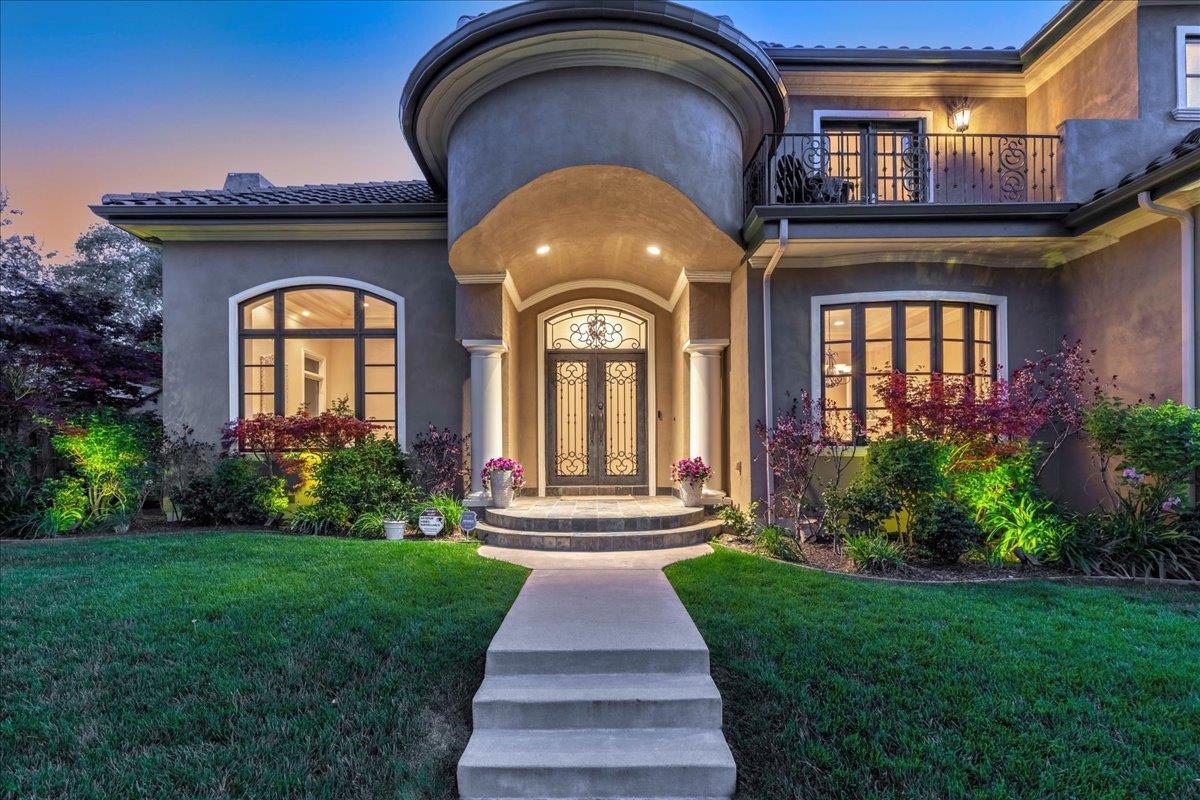 Detail Gallery Image 3 of 60 For 1271 Bellair Way, Menlo Park,  CA 94025 - 5 Beds | 4/1 Baths