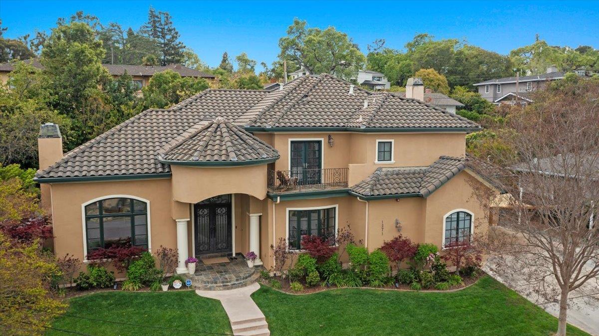 Detail Gallery Image 4 of 60 For 1271 Bellair Way, Menlo Park,  CA 94025 - 5 Beds | 4/1 Baths