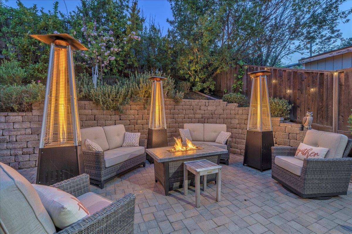 Detail Gallery Image 46 of 60 For 1271 Bellair Way, Menlo Park,  CA 94025 - 5 Beds | 4/1 Baths