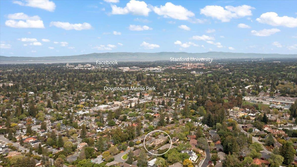 Detail Gallery Image 52 of 60 For 1271 Bellair Way, Menlo Park,  CA 94025 - 5 Beds | 4/1 Baths