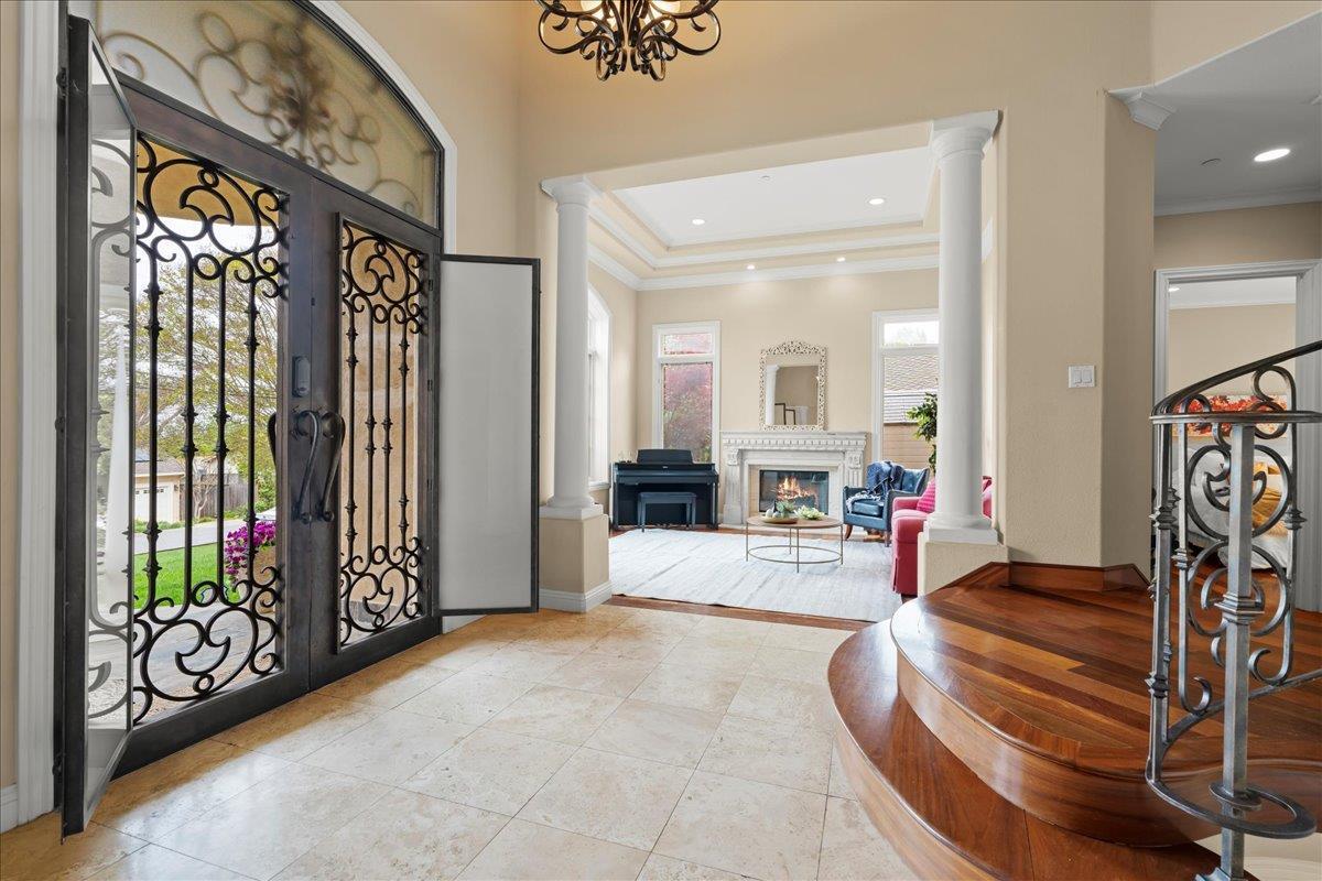 Detail Gallery Image 7 of 60 For 1271 Bellair Way, Menlo Park,  CA 94025 - 5 Beds | 4/1 Baths