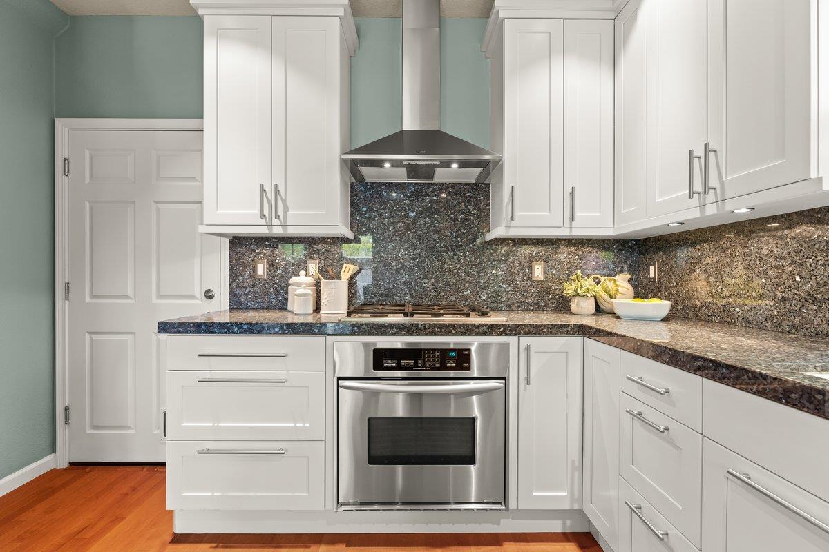 Detail Gallery Image 10 of 31 For 1051 Nobel Dr, Santa Cruz,  CA 95060 - 3 Beds | 2 Baths