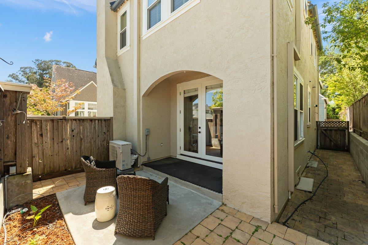 Detail Gallery Image 15 of 31 For 1051 Nobel Dr, Santa Cruz,  CA 95060 - 3 Beds | 2 Baths