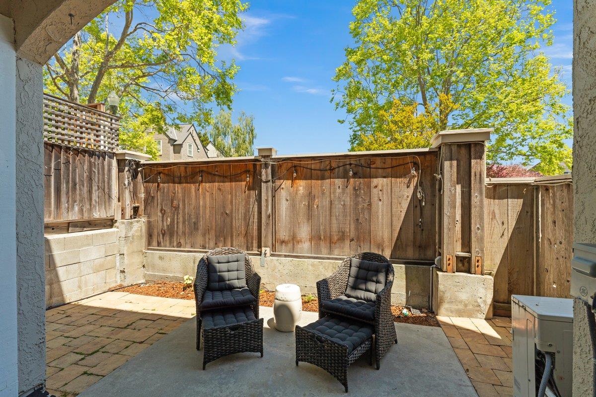 Detail Gallery Image 16 of 31 For 1051 Nobel Dr, Santa Cruz,  CA 95060 - 3 Beds | 2 Baths